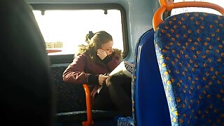 Con đĩ Nhật Bản Peppering ngồi trên chiếc ghế dài với hai chân dang rộng sang một bên trong khi một anh chàng sừng sỏ cù lét vú và hải ly của cô bằng đồ chơi tình dục trước khi cô ấy được khoan bằng dương vật giả trong phim xet l video sex peppering của Jav HD.